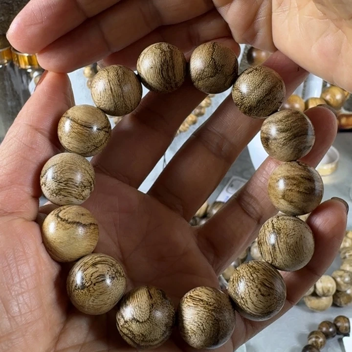 手串沉香u****7达拉干虎纹