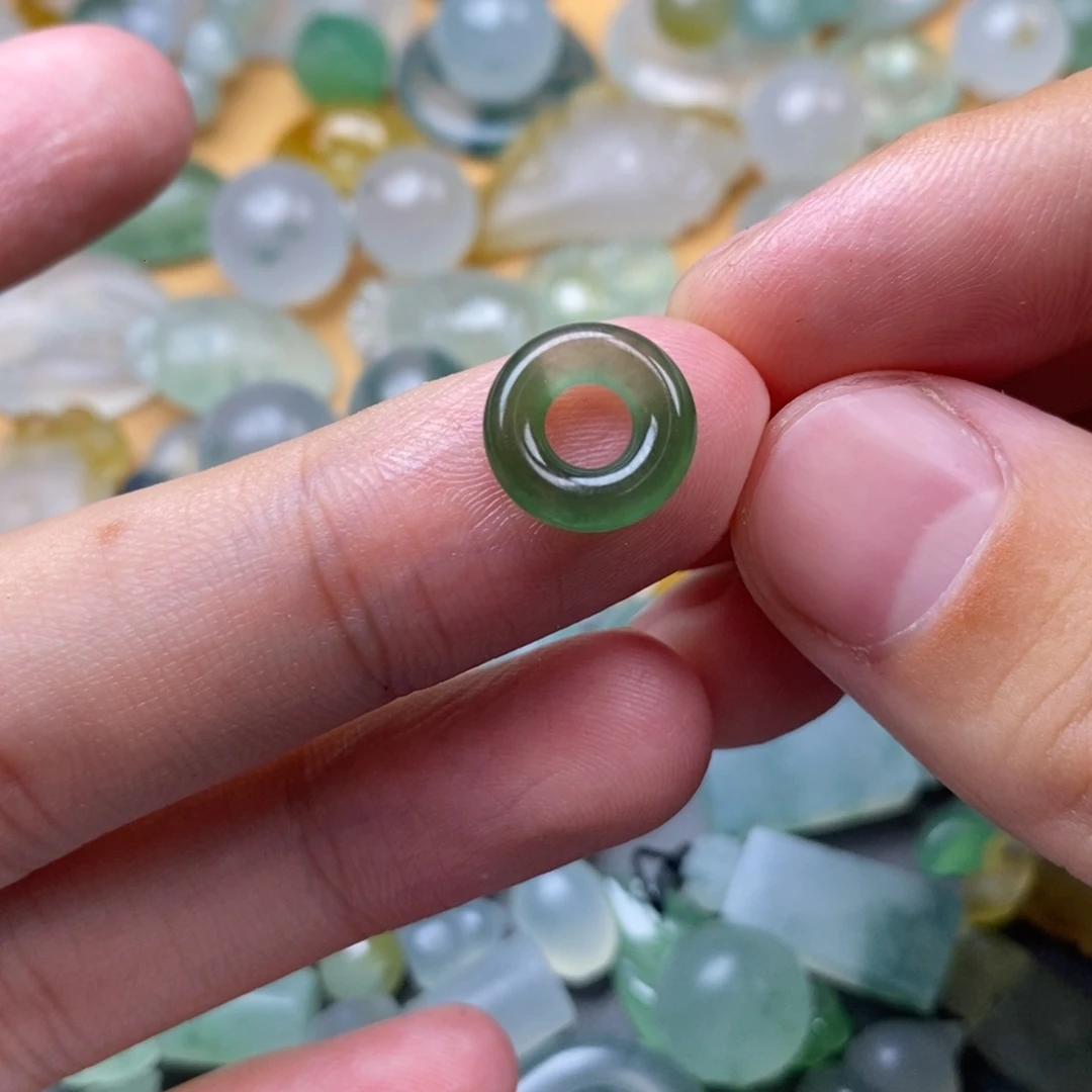 定制翡翠未镶嵌挂件