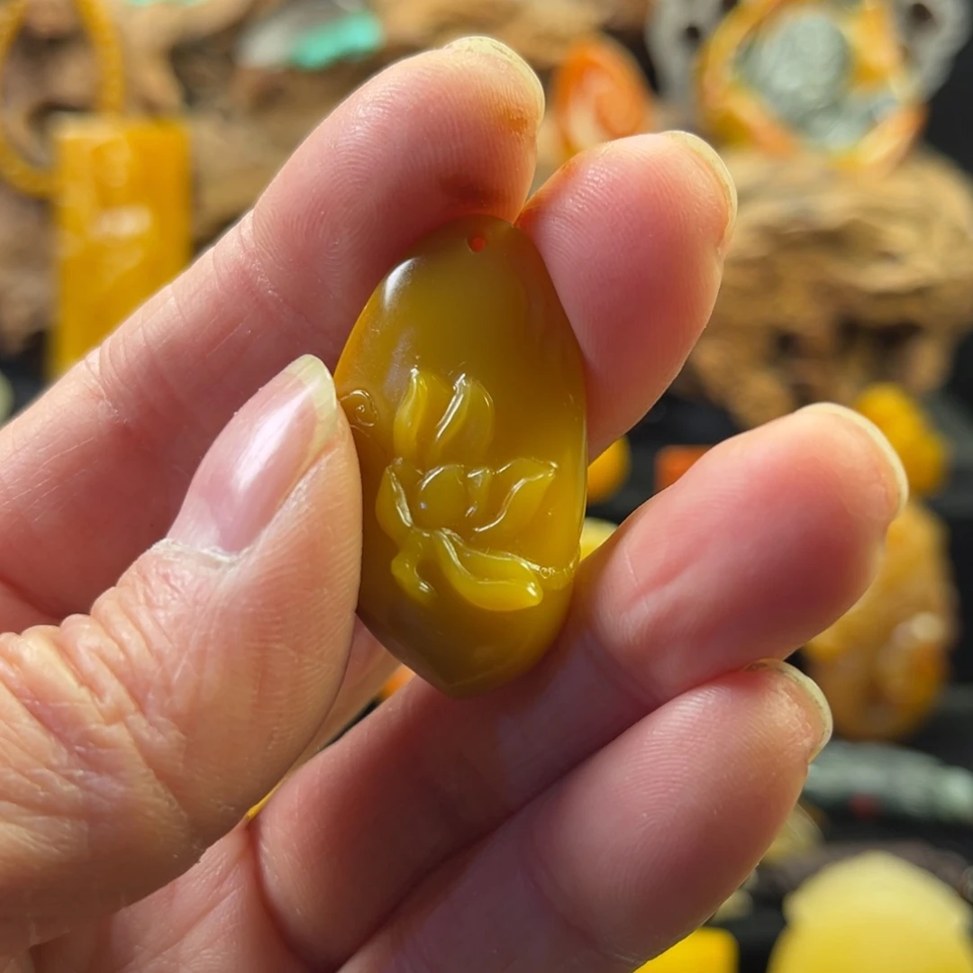 石英质玉挂件未镶嵌楚****e