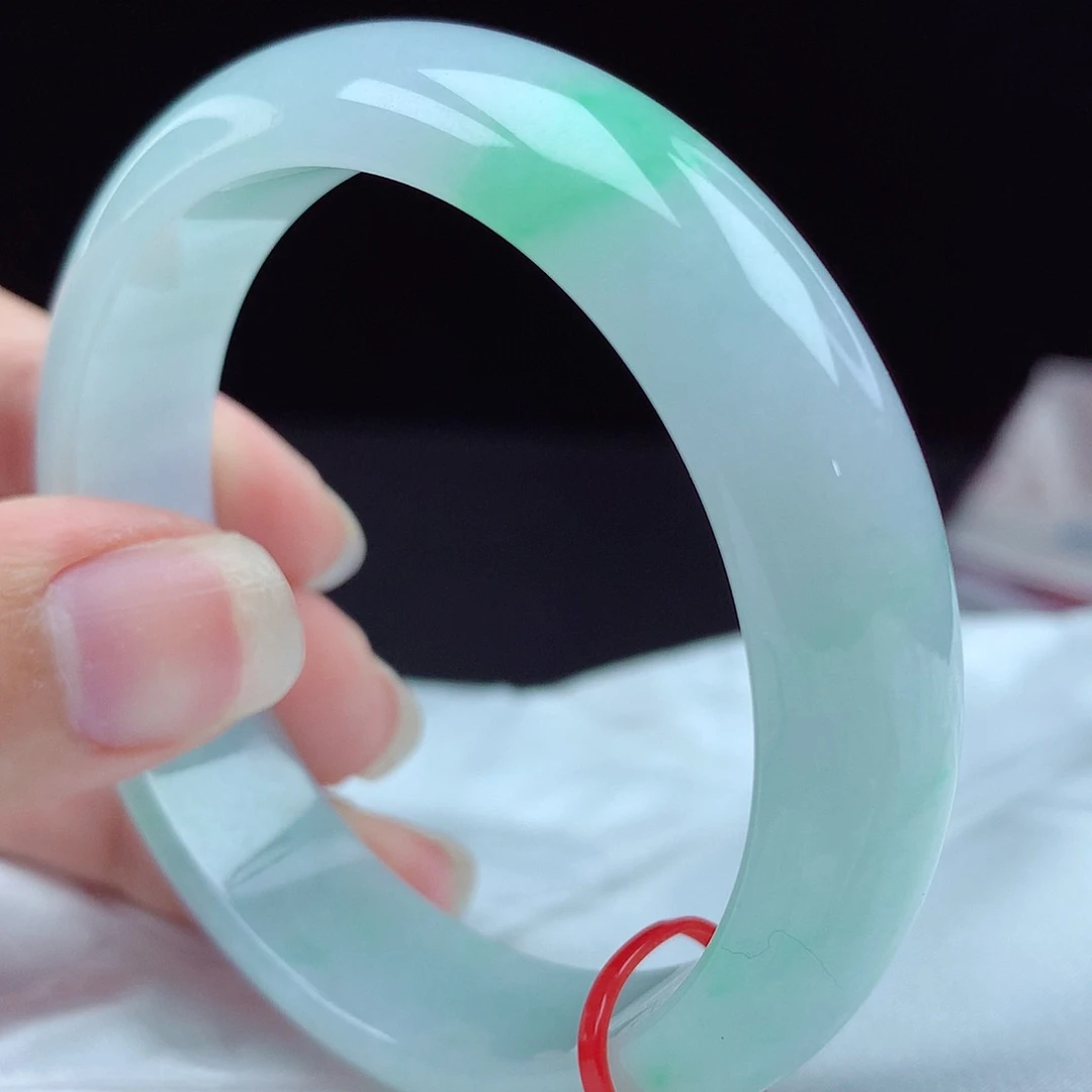 未镶嵌手镯翡翠陈***?89135，