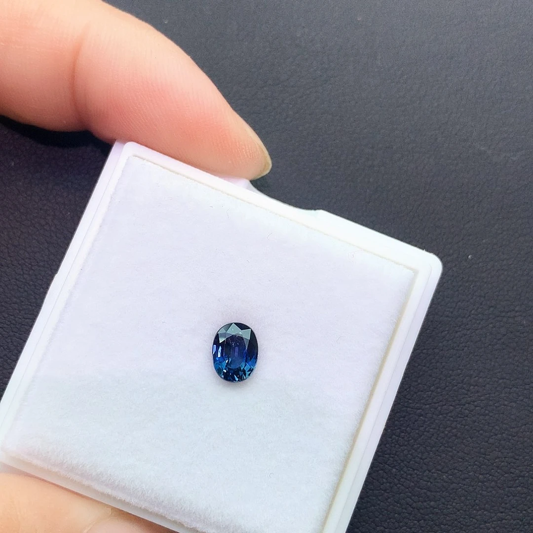 蓝宝石裸石未镶嵌天然湖水蓝蓝宝石裸石1.12ct