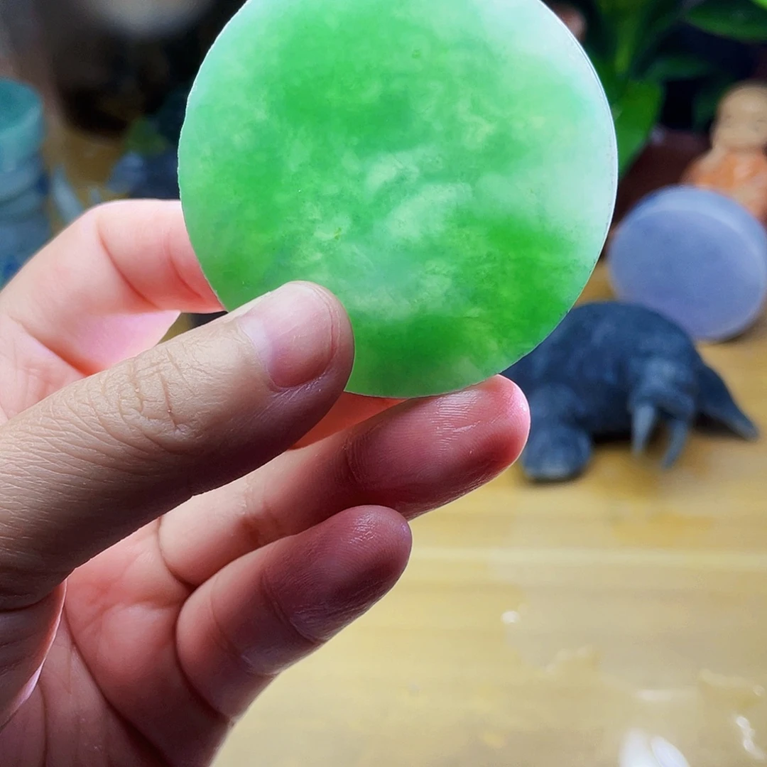 翡翠未镶嵌颈饰毛料18