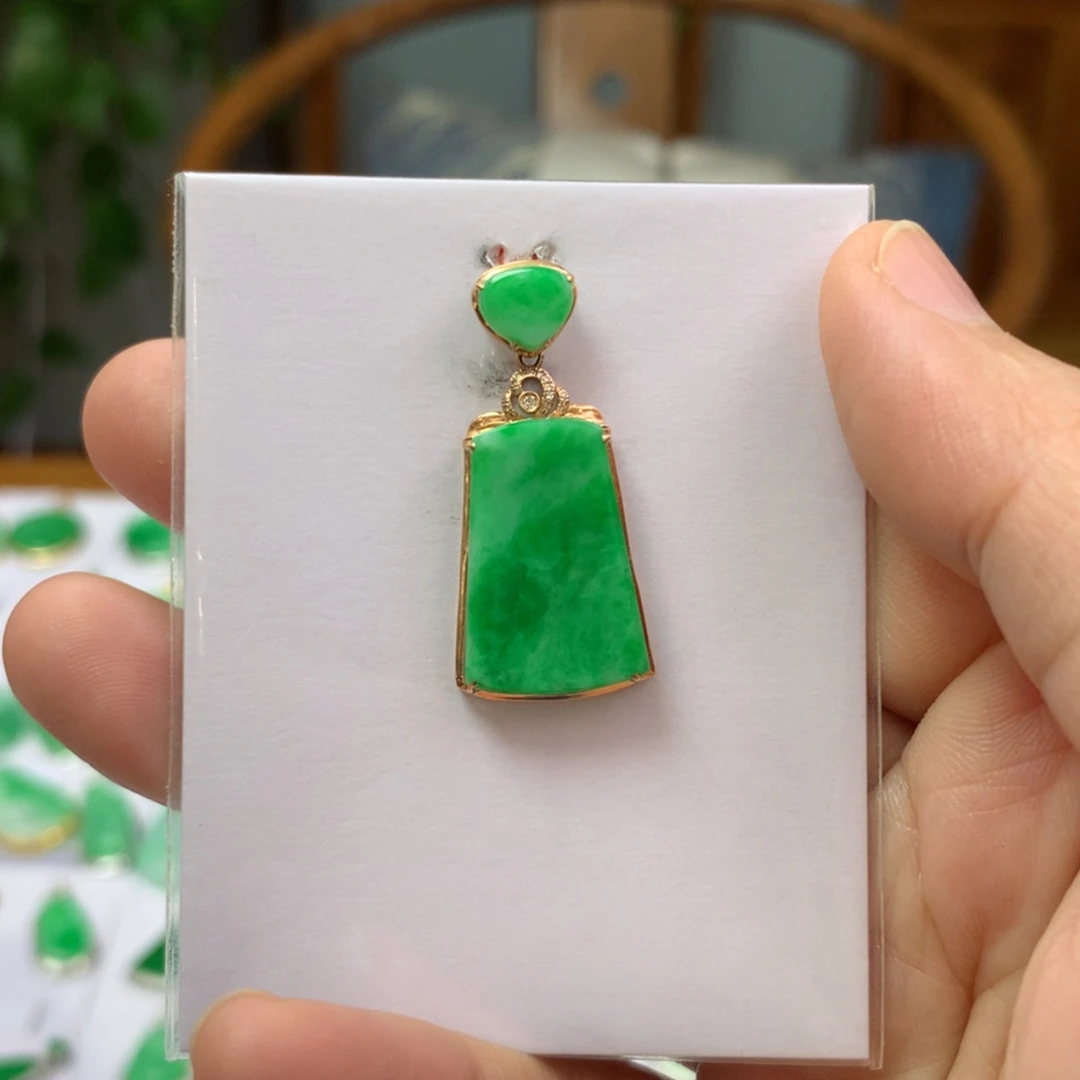 【闪购商品】翡翠颈饰18K金镶嵌翡翠首饰