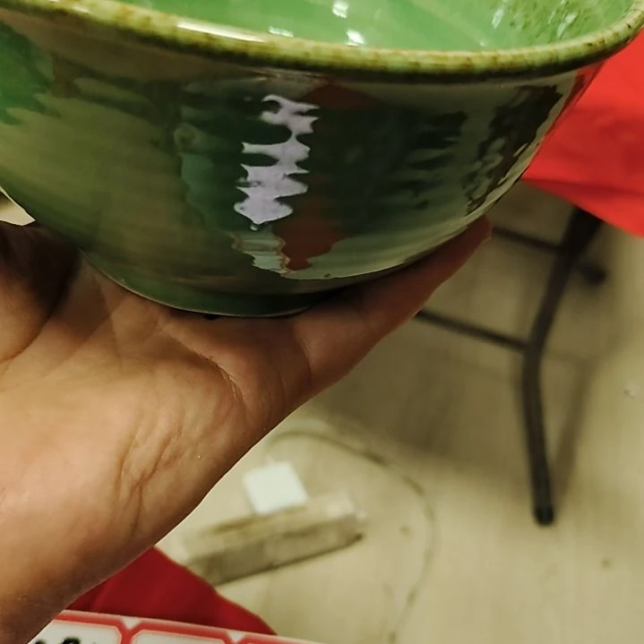 夏***奶瓷片帝王绿碗一个