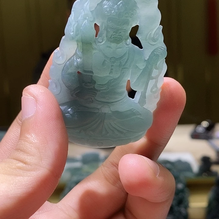 C***。未镶嵌定制翡翠翡翠