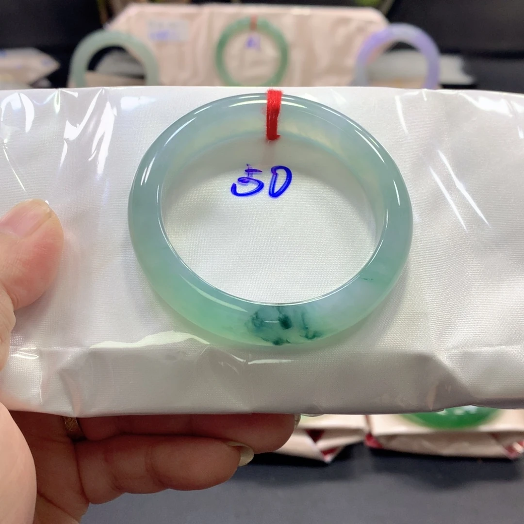 翡翠未镶嵌手镯50圈口