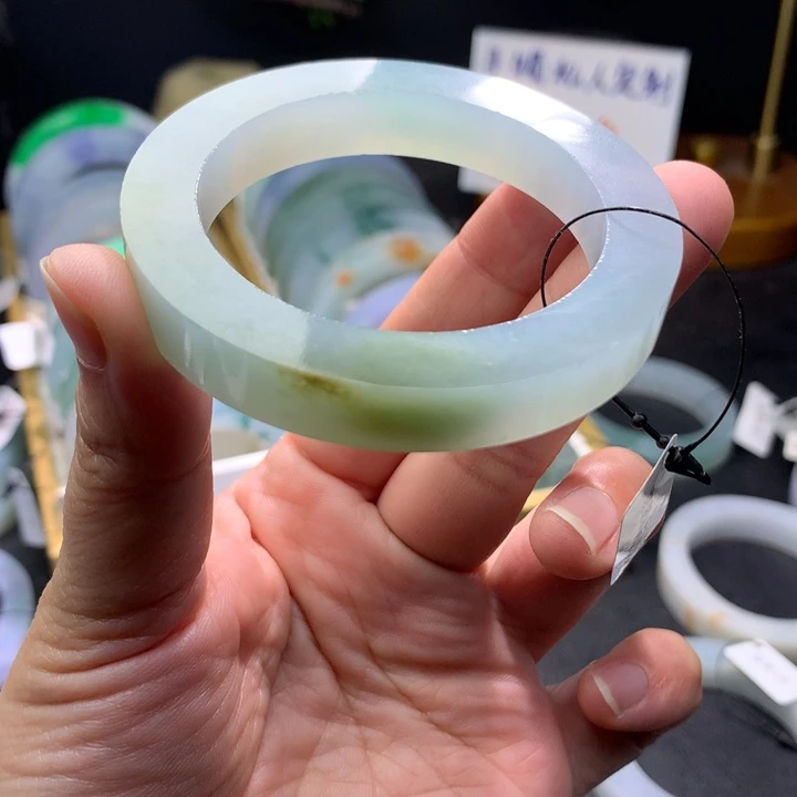 定制翡翠未镶嵌翡翠手镯