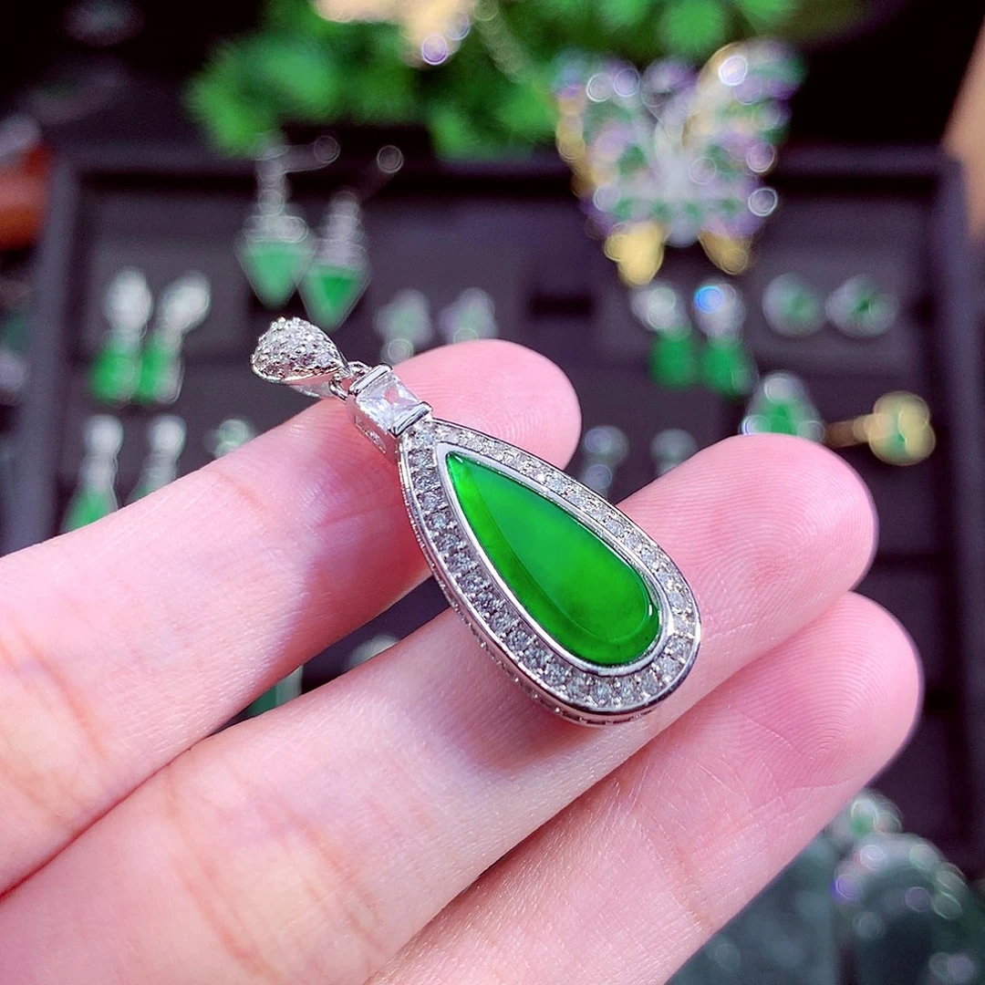 颈饰未镶嵌翡翠天然