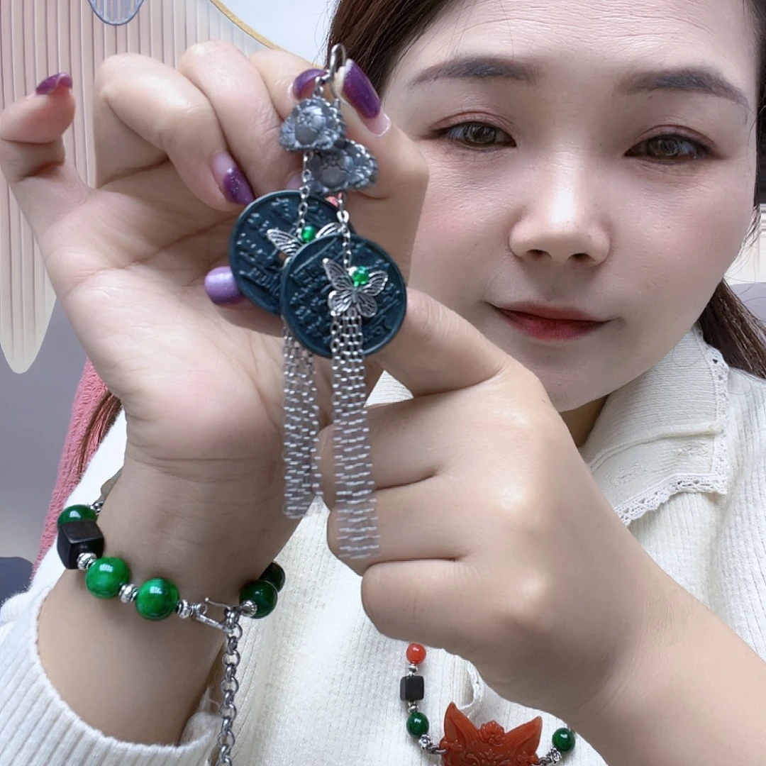 翡翠未镶嵌颈饰耳坠
