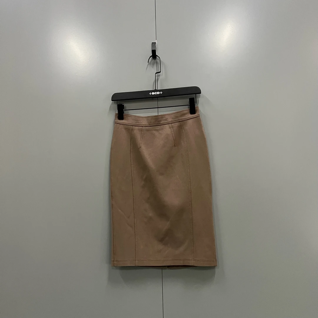 99新 BURBERRY/博柏利 (tt5) 棕色半身裙 36码 jc604634