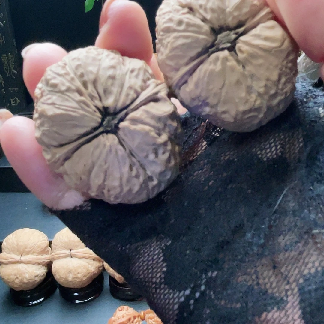 核***为把件文玩核桃…………至尊元宝