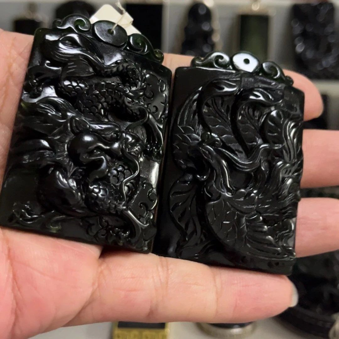蛇纹石玉颈饰合金孙*宝