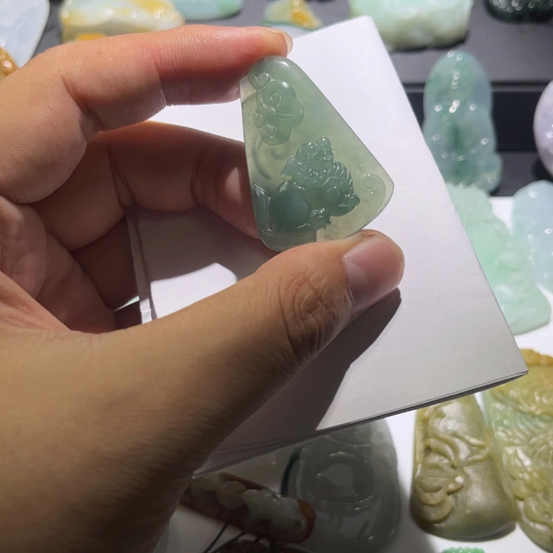 颈饰未镶嵌翡翠貔貅