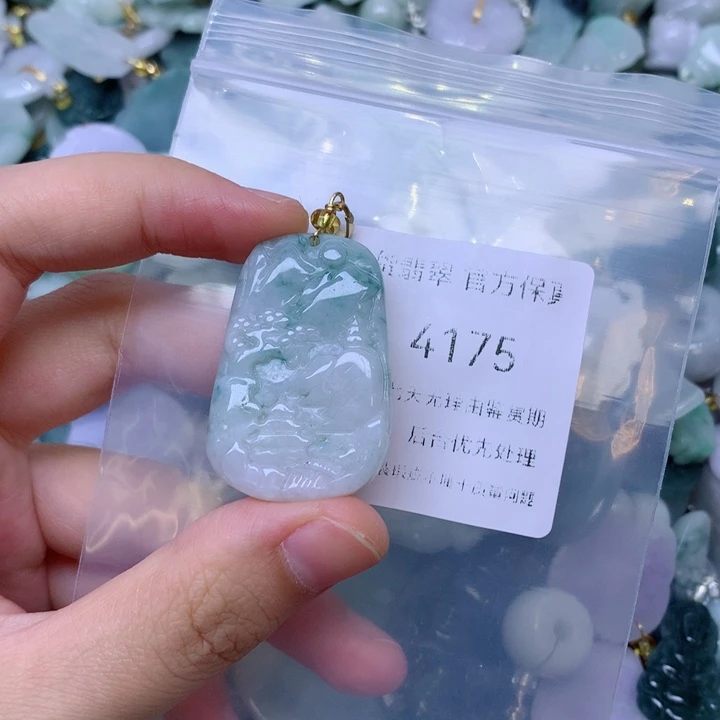 吊坠(不含链)未镶嵌翡翠
