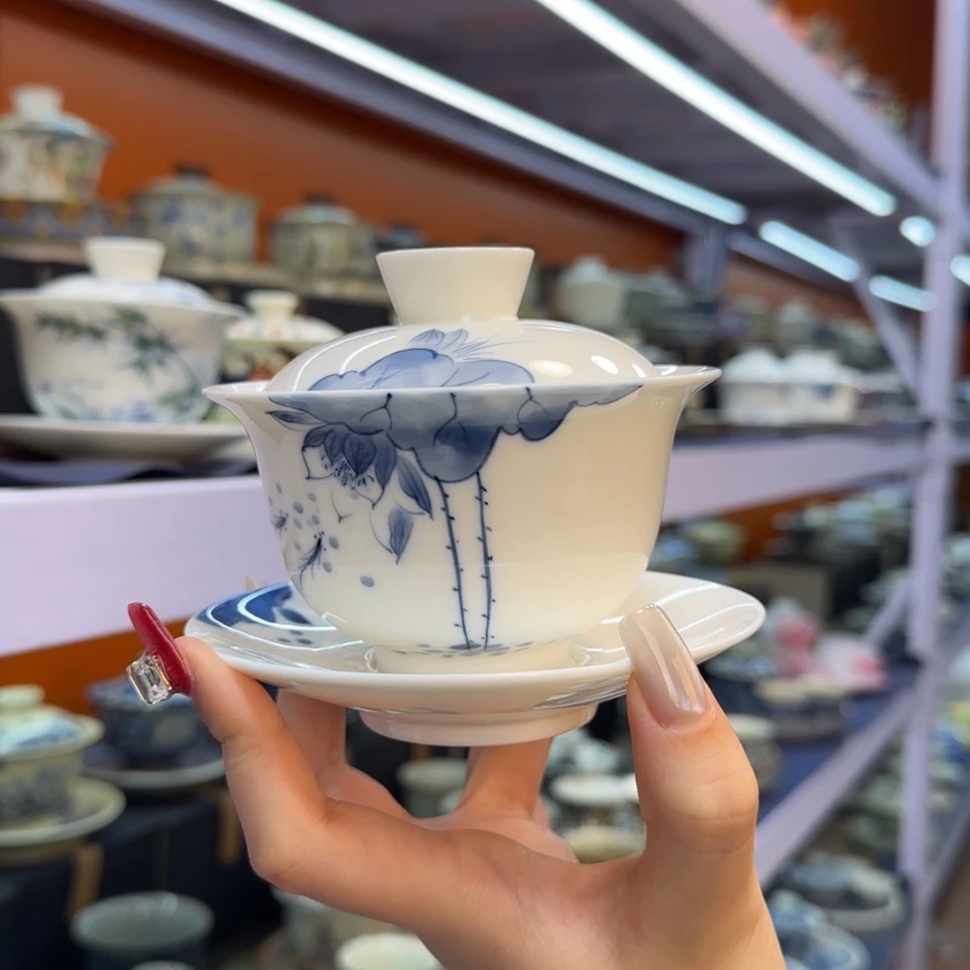 我在外面吃饭呢你在哪