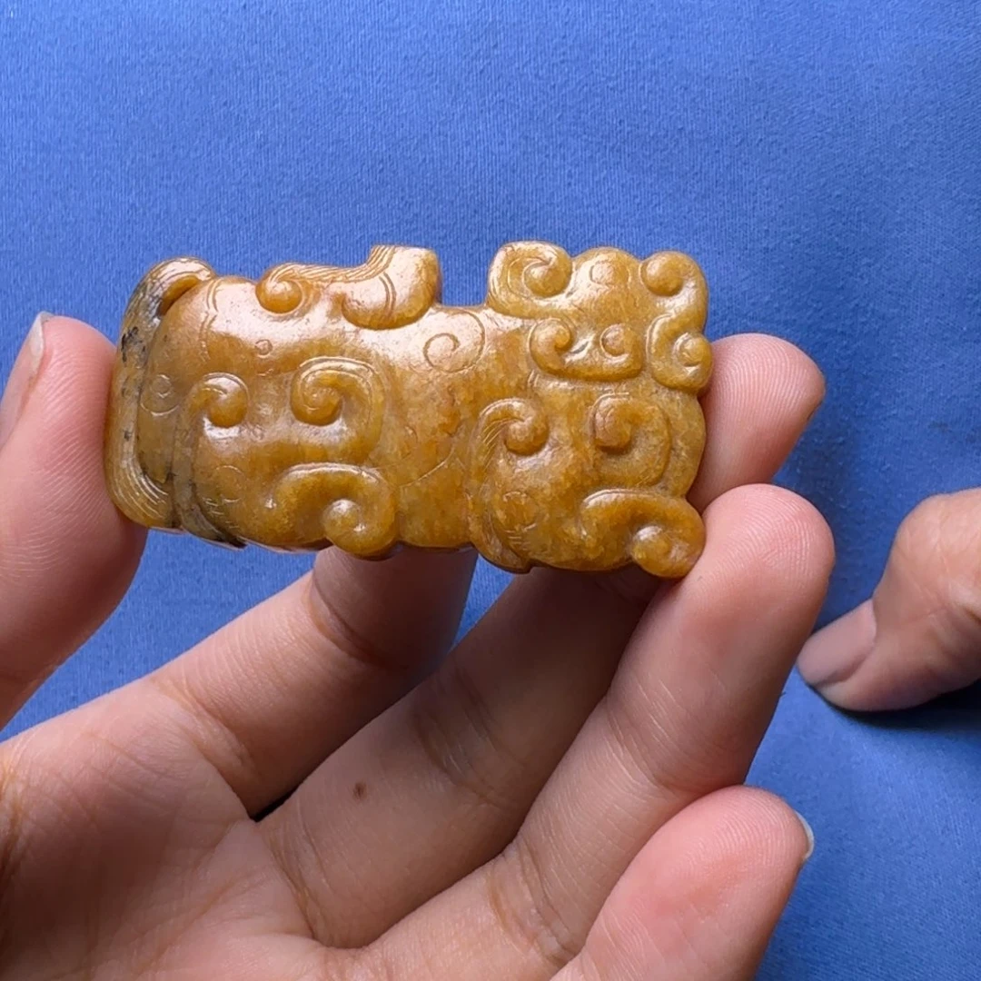 天***。和田玉（糖玉）未镶嵌挂件