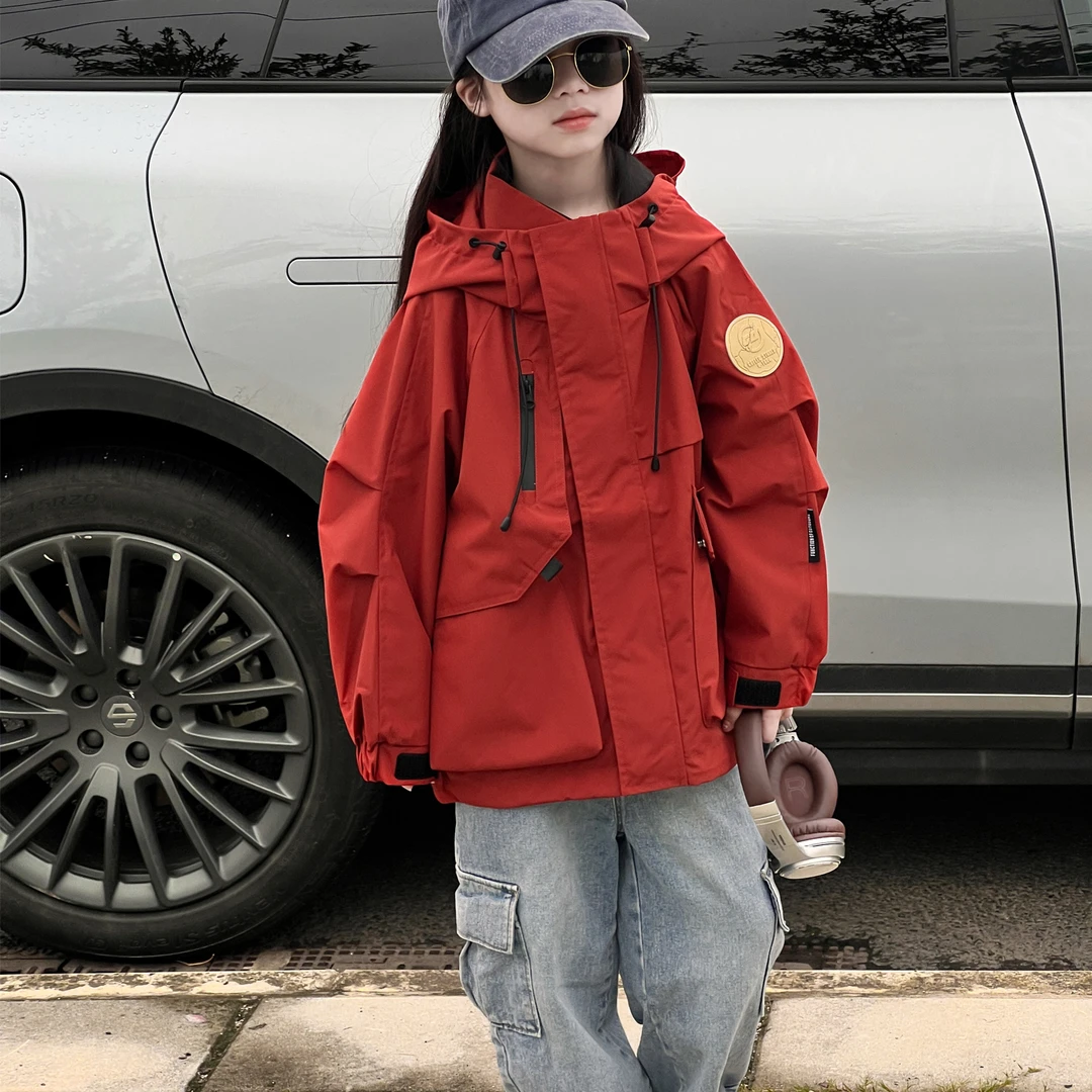 儿童冲锋衣2025年童装新款男童女童中大童洋气工装防风防水外套潮