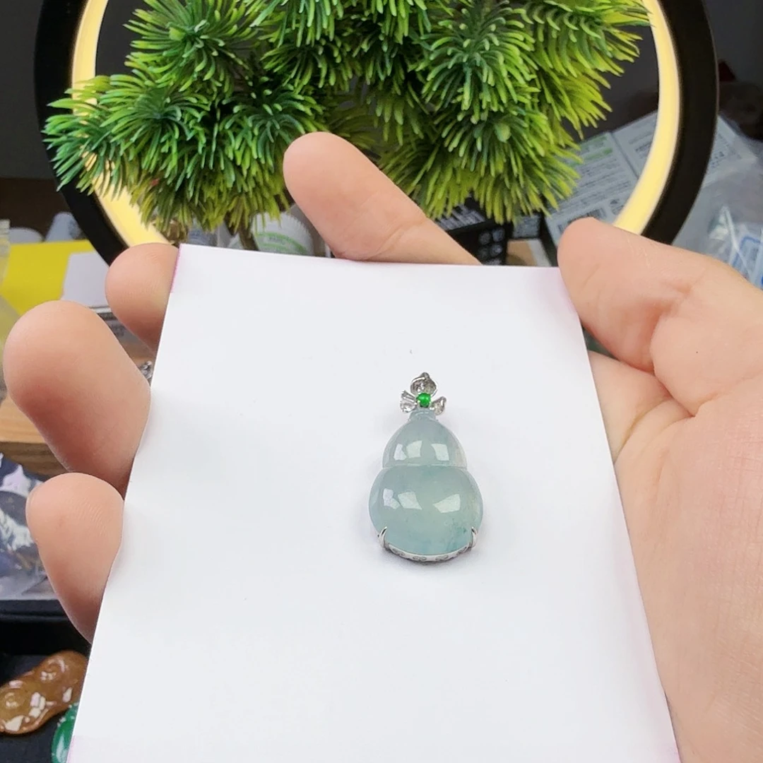 翡翠颈饰18K金镶嵌L***雯一件