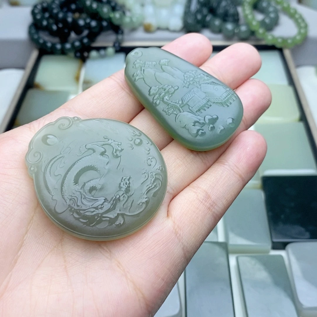 和田玉未镶嵌颈饰现***寞