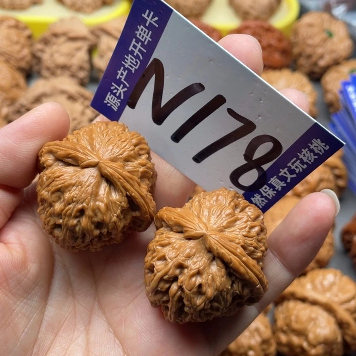 把件文玩核桃白狮子36尺