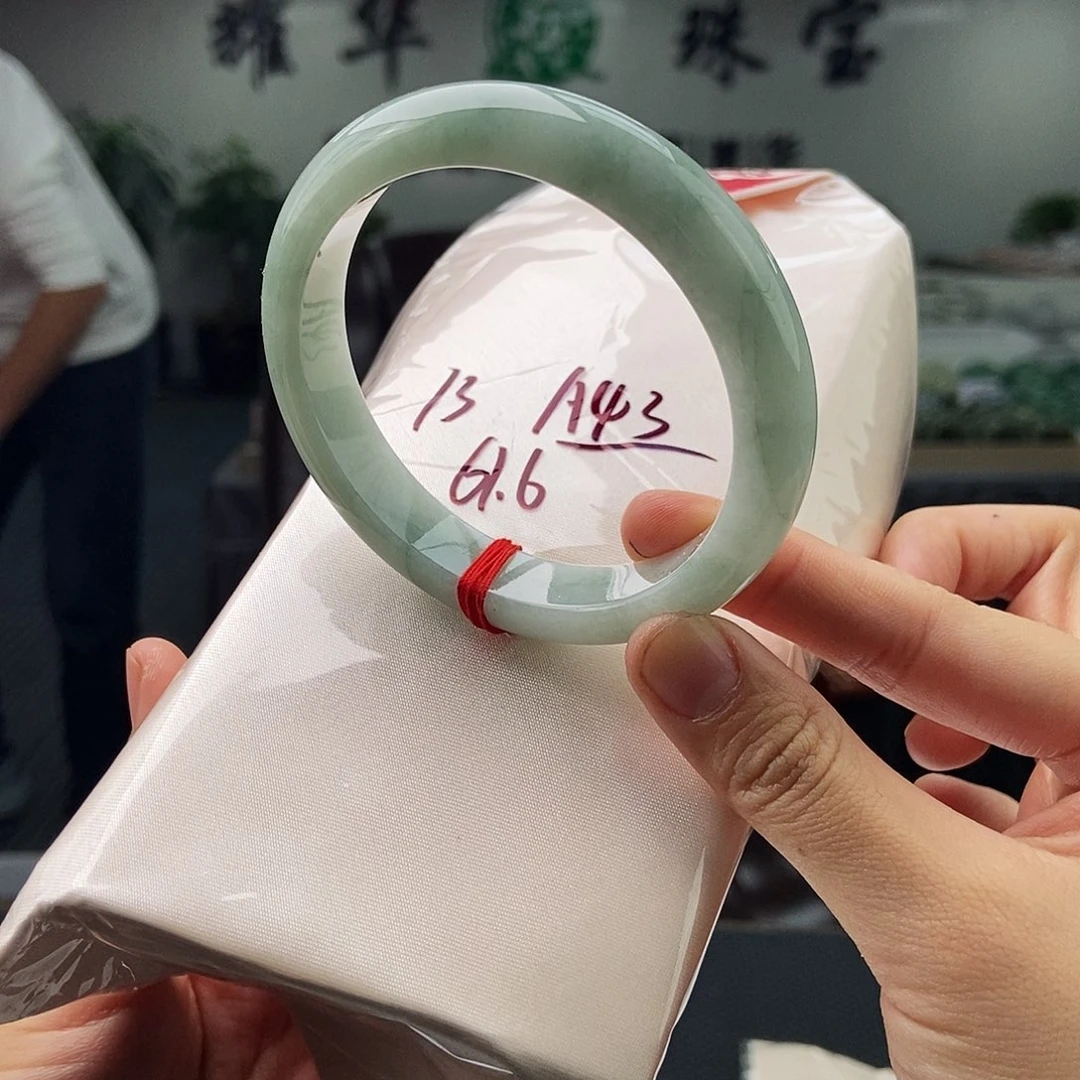 翡翠未镶嵌手镯拍一发一