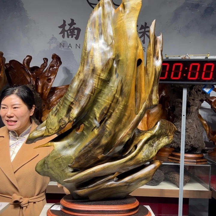 乌木类家具回*金丝楠木
