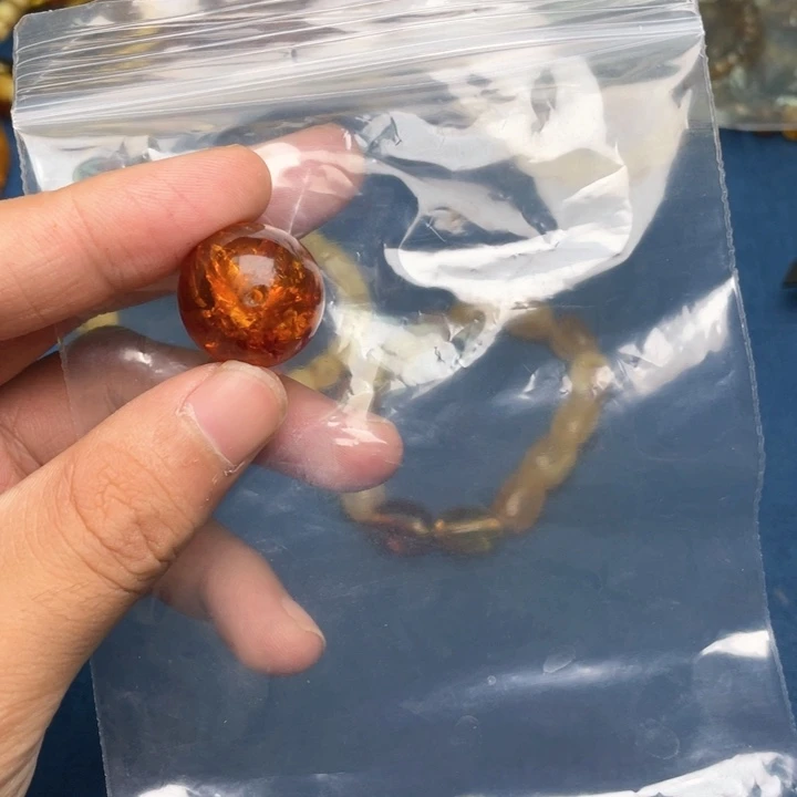 琥珀未镶嵌珠宝奇石
