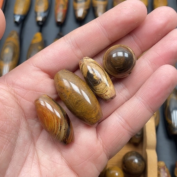 雷***子玛瑙/玉髓未镶嵌颈饰