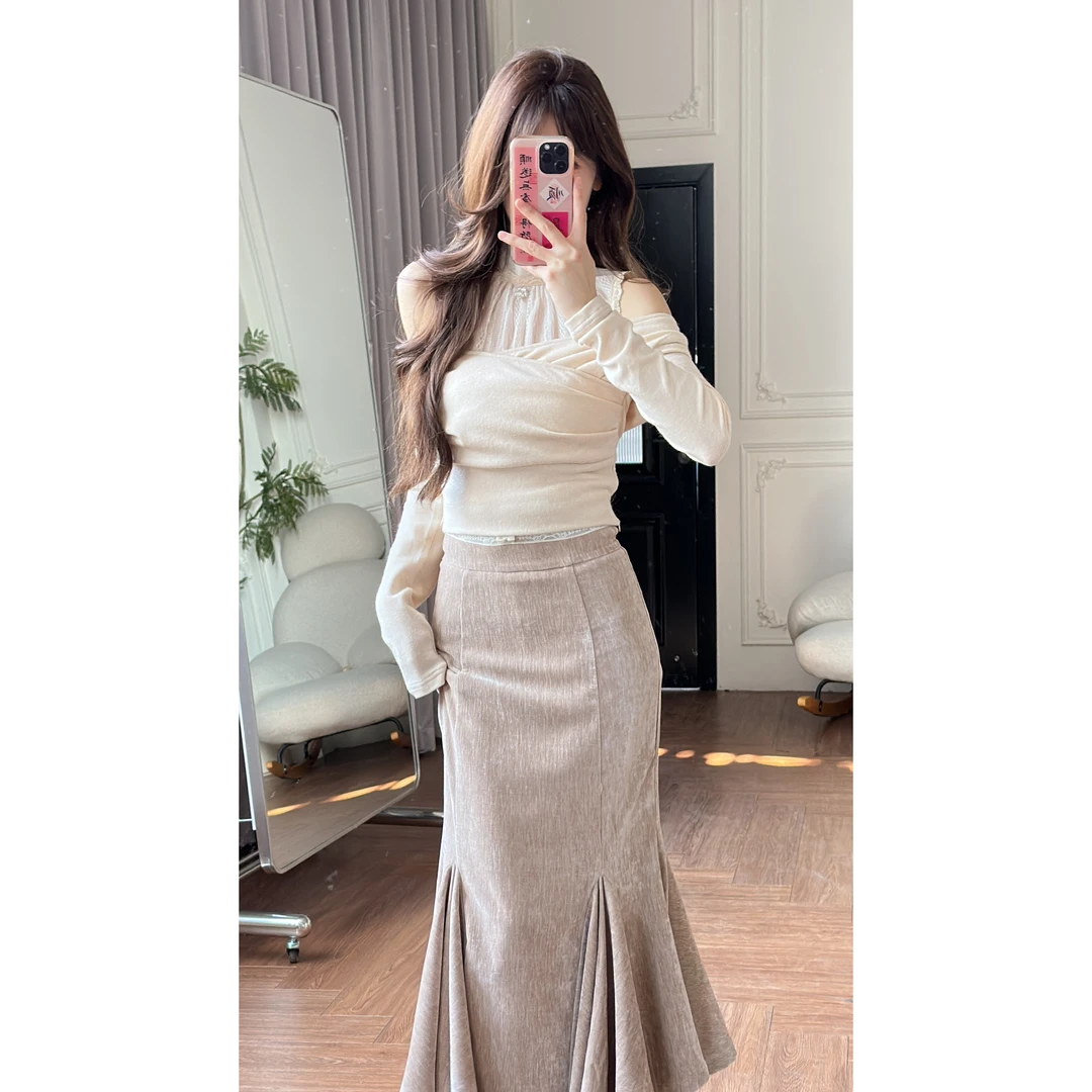 小小仟 直出美貌~蕾丝假两件露肩上衣日系毛绒感针织毛衣显瘦