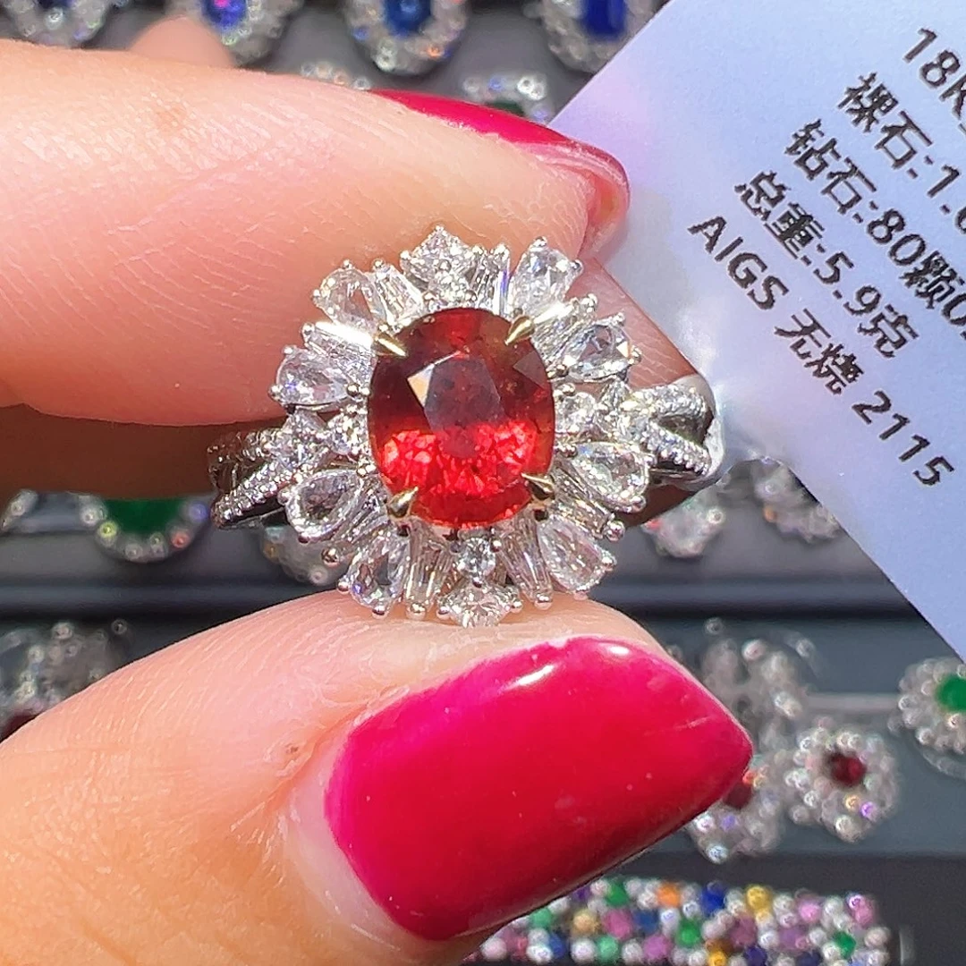 18K金镶嵌红宝石戒指