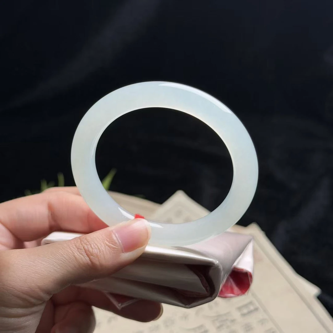 思懿珠宝   翡翠手镯54圈口-36800-3