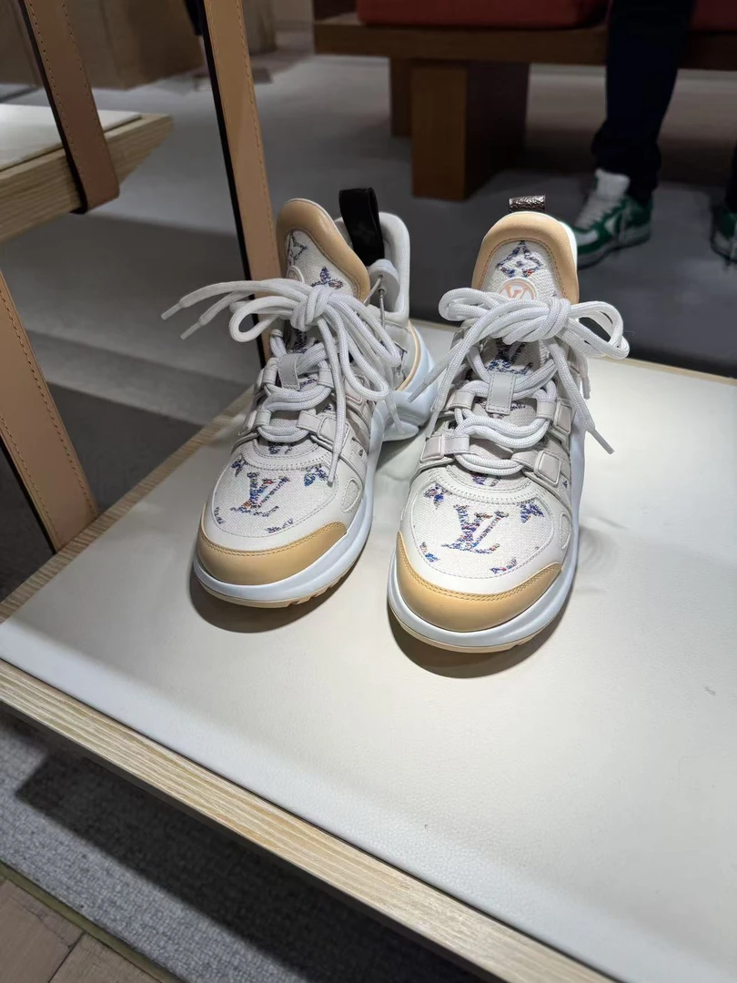 全新未使用 LouisVuitton/路易威登 路易威登 lv白黄色老爹鞋女款