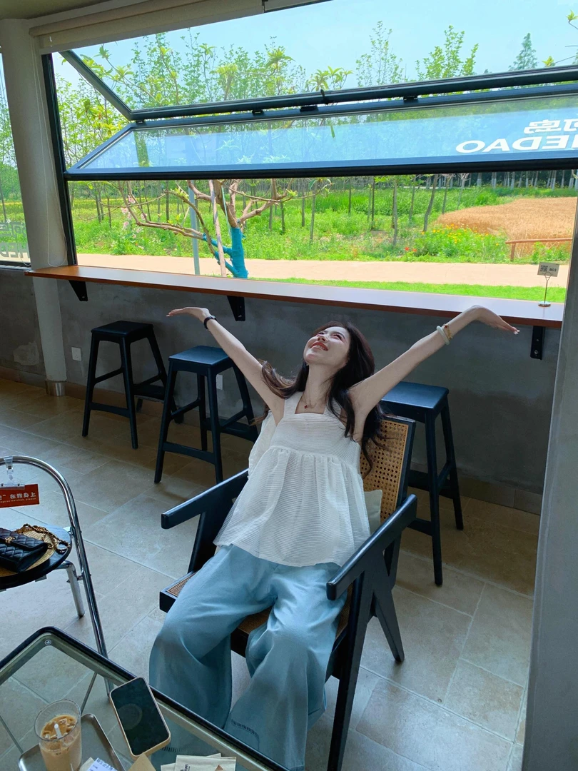 2025夏季新款法式小众设计条纹吊带背心上衣搭配休闲裤减龄两件套