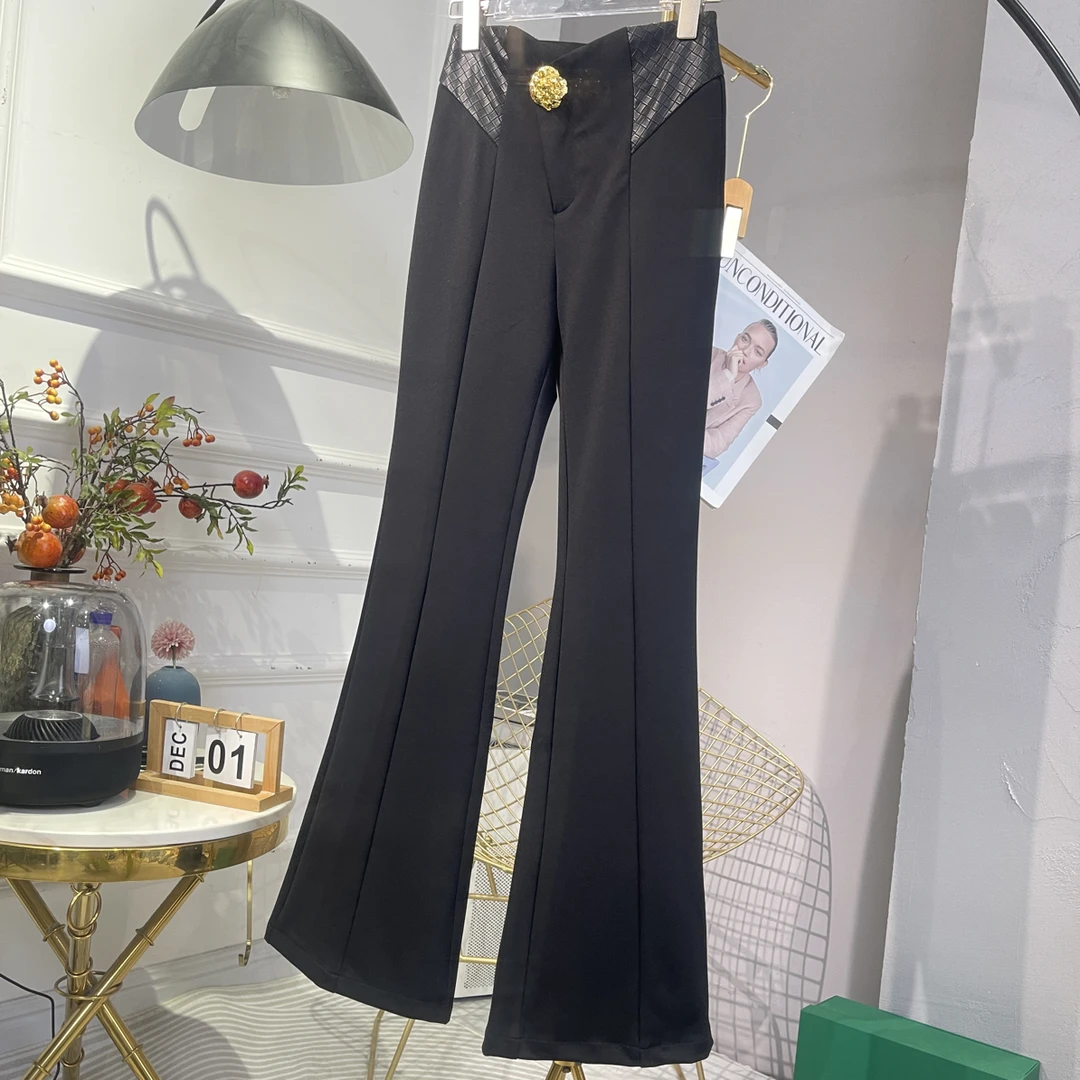 2025秋季新款高腰显瘦微喇高弹力黑色金扣洋气百搭修身喇叭时装裤