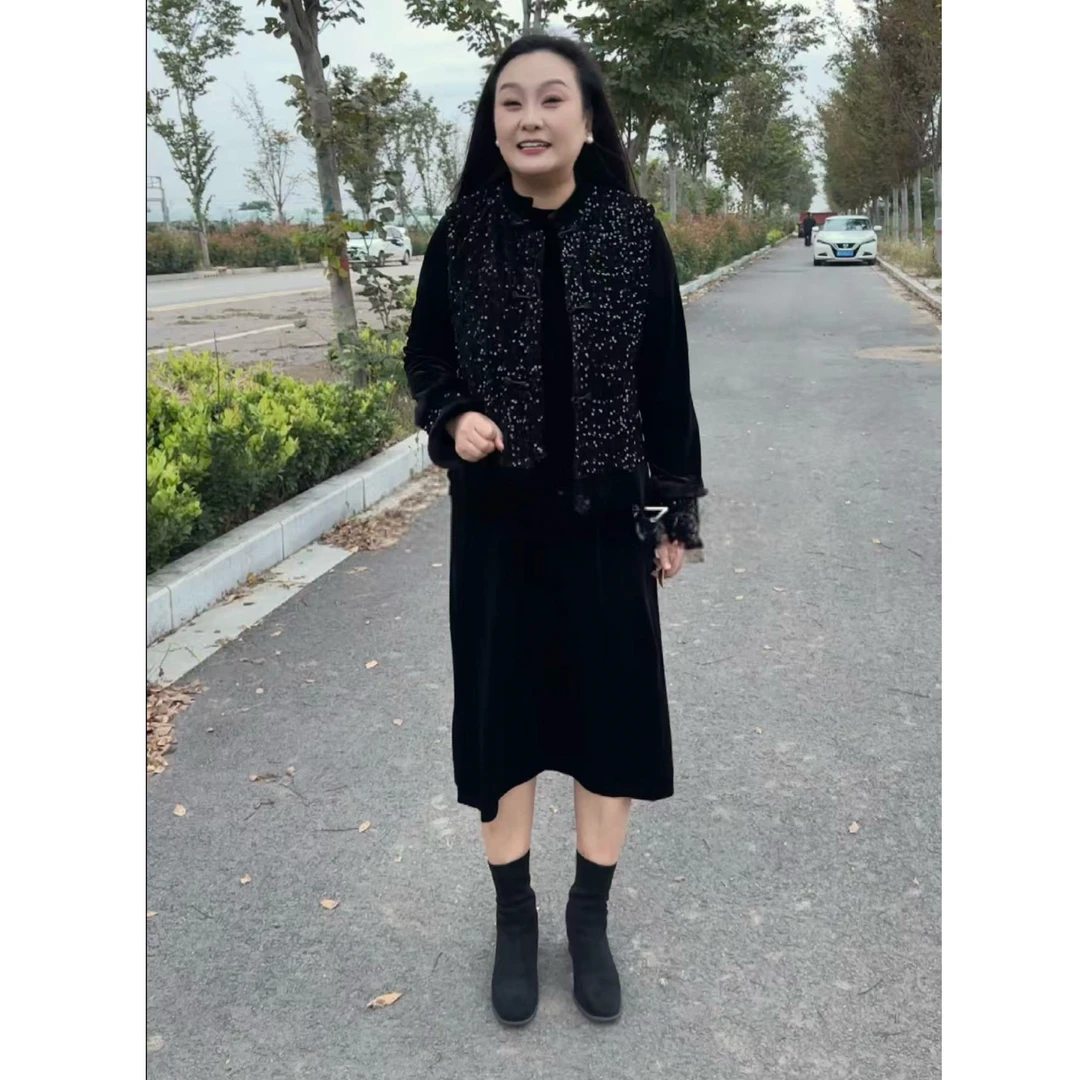 8506-2025年秋季新款气质国风显瘦加棉马甲+金丝绒连衣裙两件套