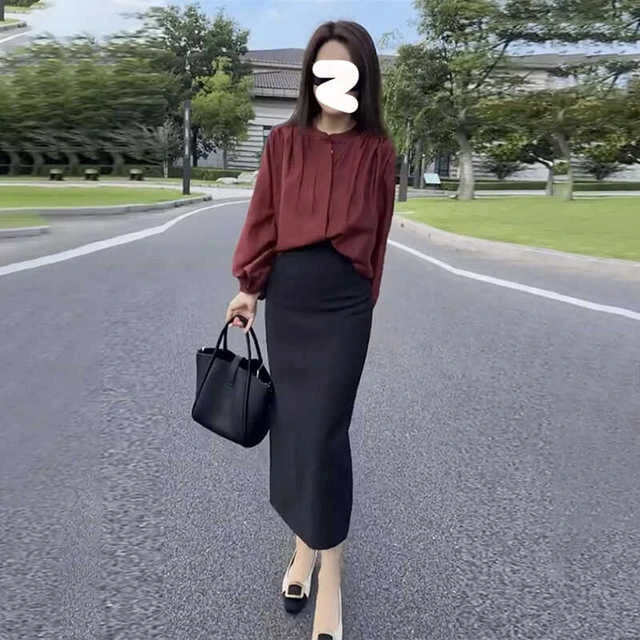 春季穿搭一整套女春季新款设计感压褶圆领衬衫高级感开叉半身裙潮