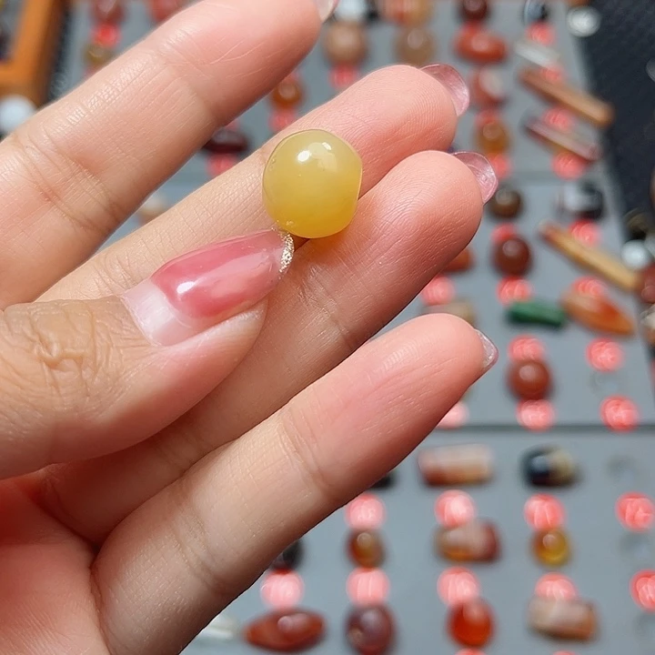 未镶嵌玛瑙/玉髓珠宝半成品?*