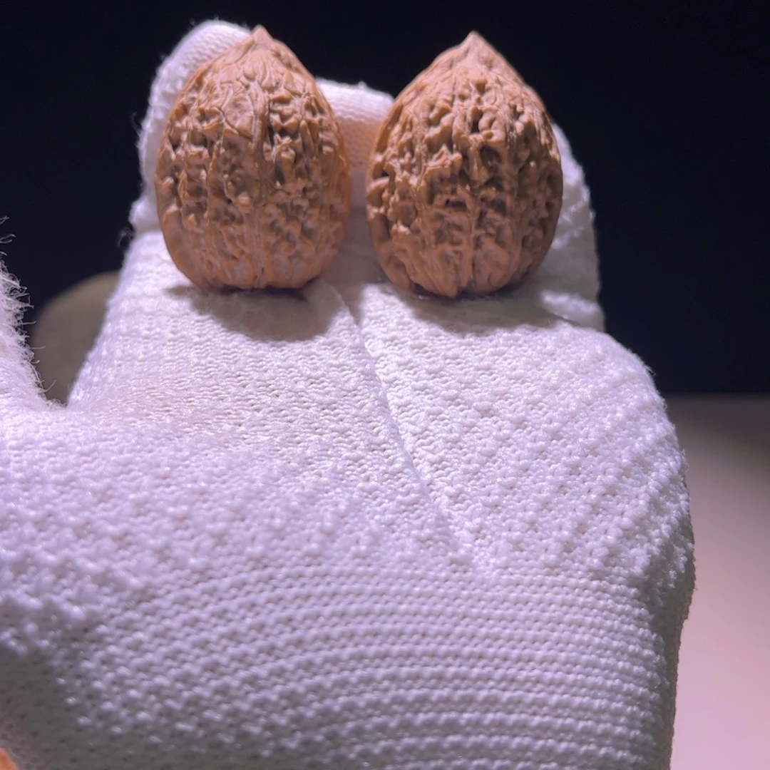 不***.文玩核桃吊坠33鱼子纹