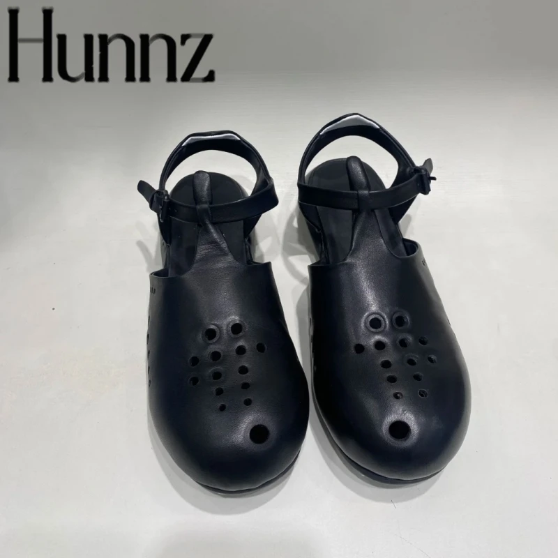 hunnz小众设计T字带单鞋女2025夏季新款平底一字扣凉鞋透气洞洞鞋