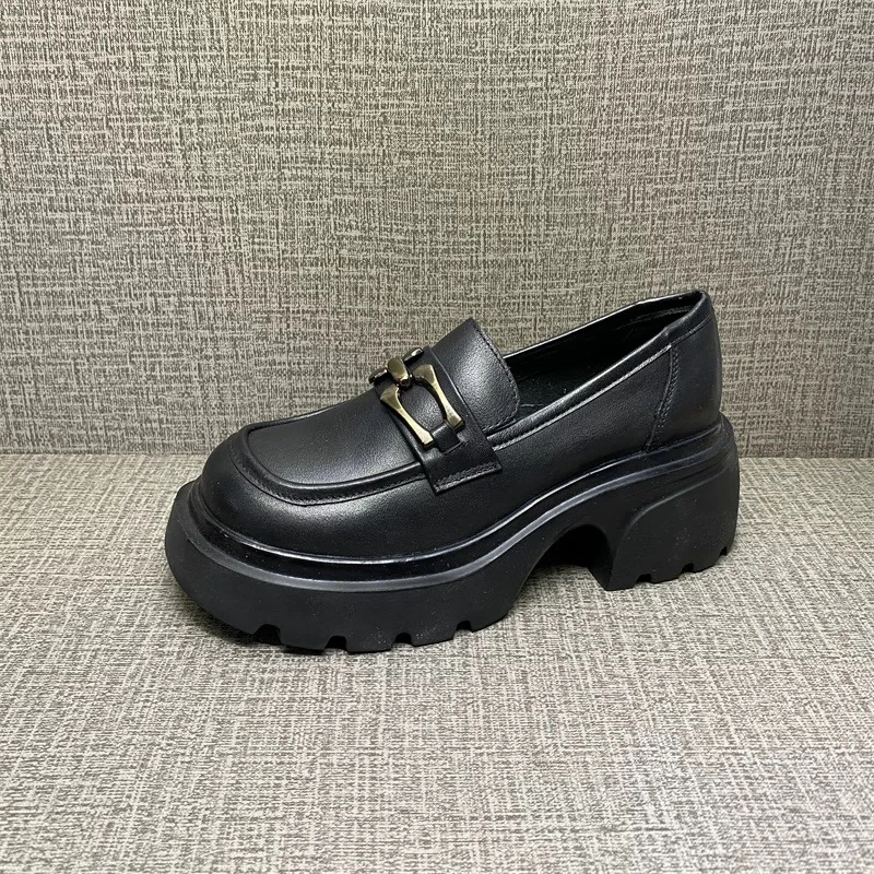 816-3四季漆皮金属女鞋纯色圆头平底复古女士防滑乐福鞋