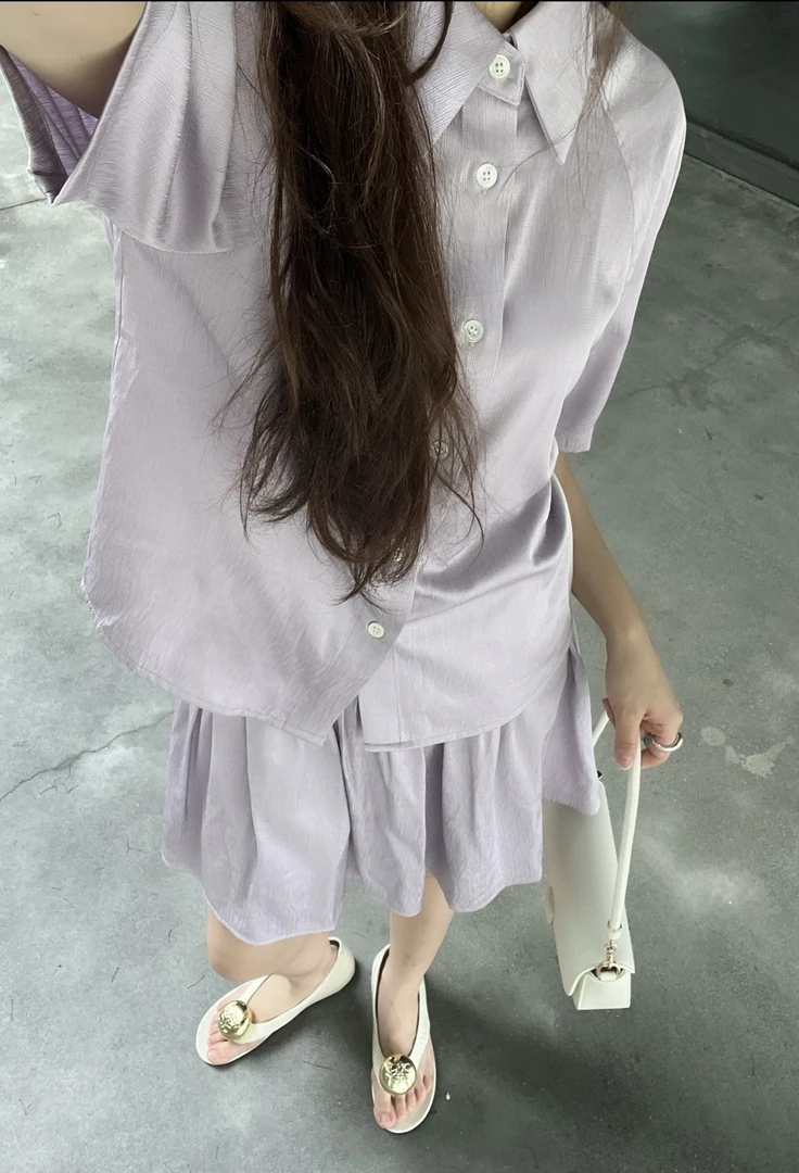 休闲纯色衬衫加短裙