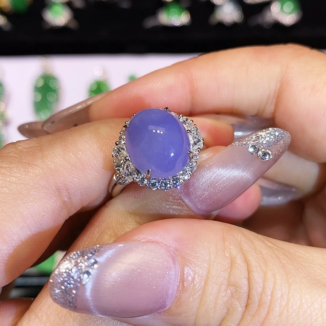 翡翠18K金镶嵌颈饰戒指