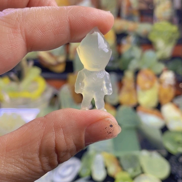 蛇纹石玉颈饰合金