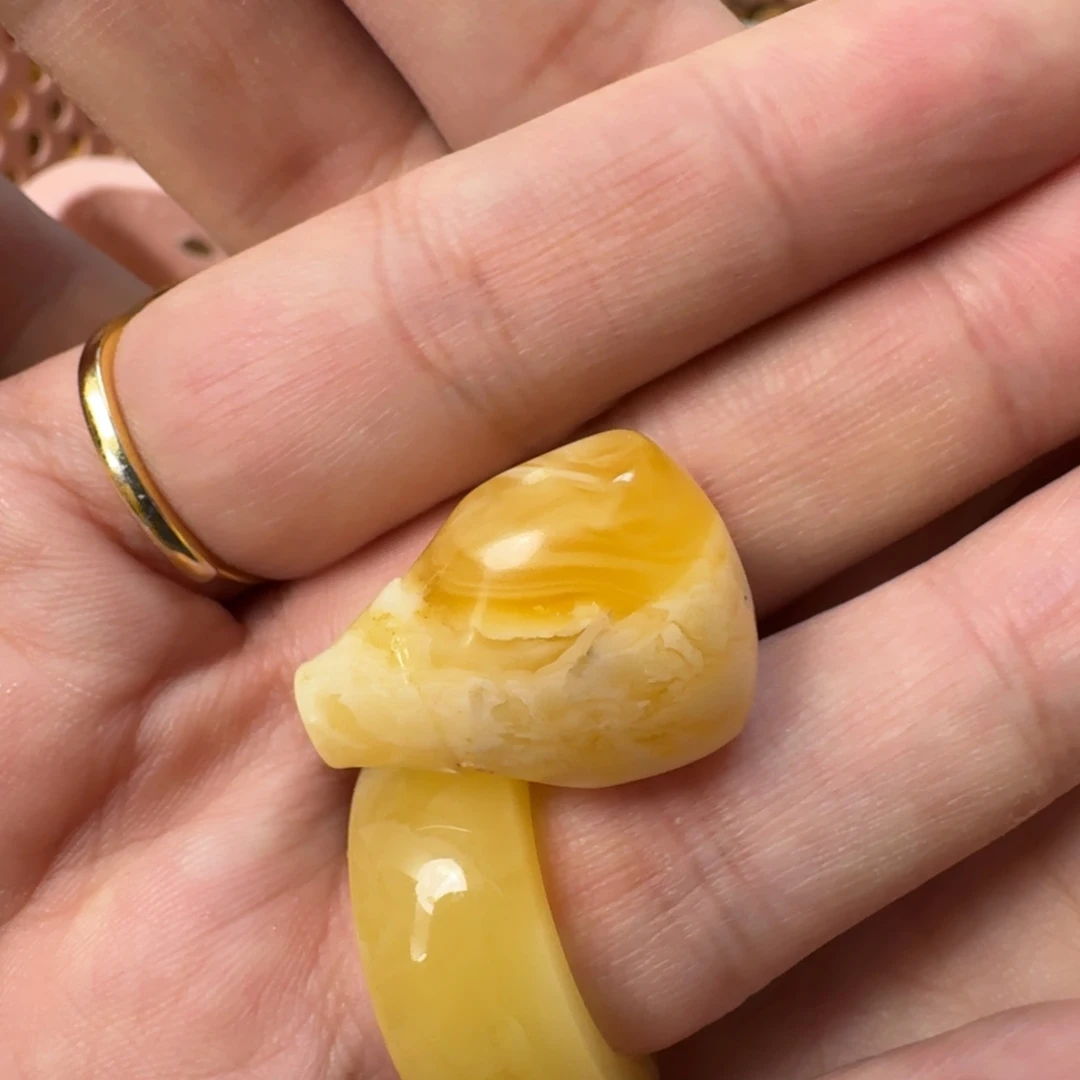 ****琥珀未镶嵌裸石三通