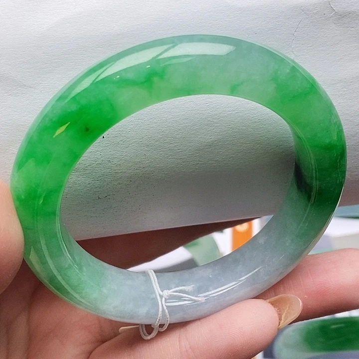 翡翠未镶嵌手镯53