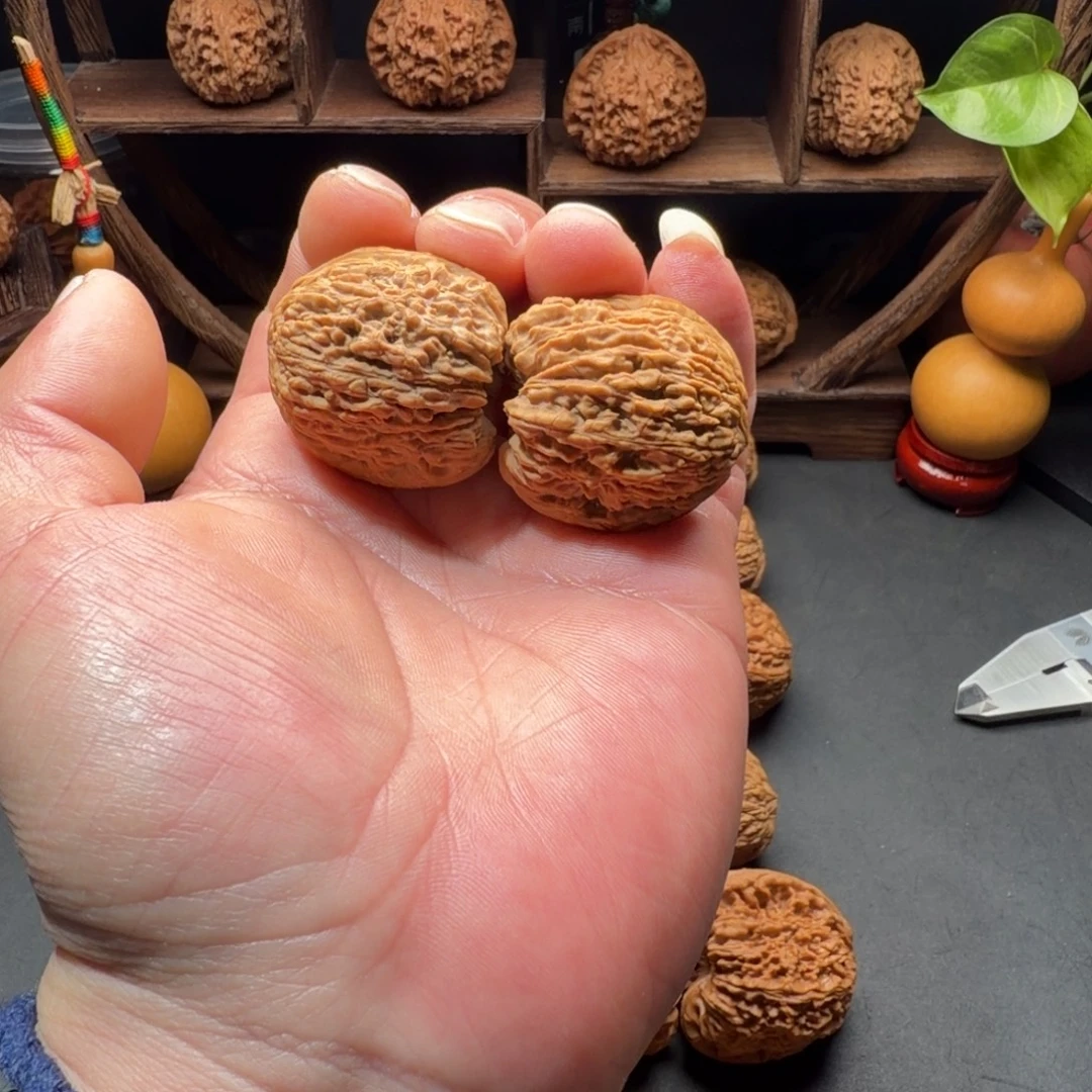 把件文玩核桃南疆石凹底拉丝尺寸35