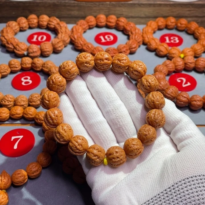 文玩核桃手串肉球