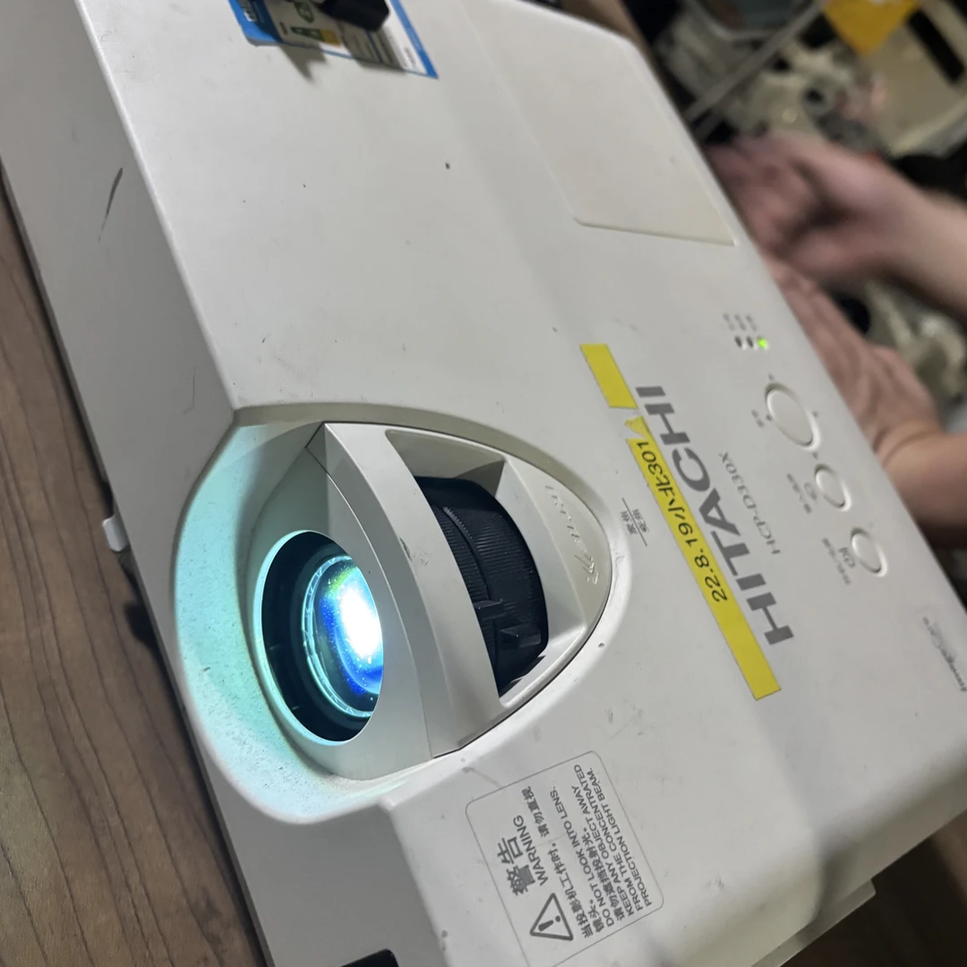 二手 日立特价投影仪 运费自理