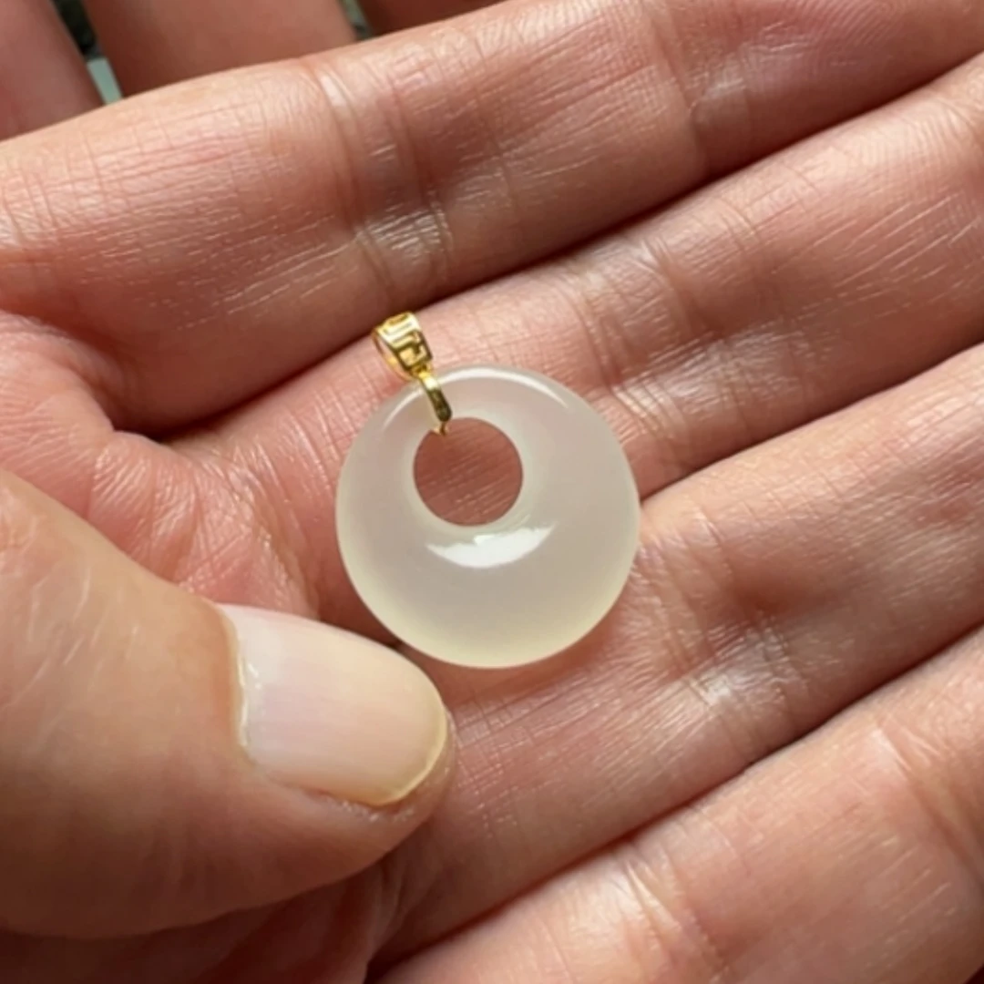 【闪购商品】颈饰18K金镶嵌和田玉