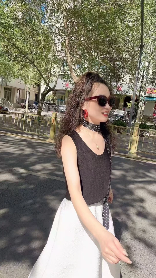 易缔媤针织马甲D70003WP063